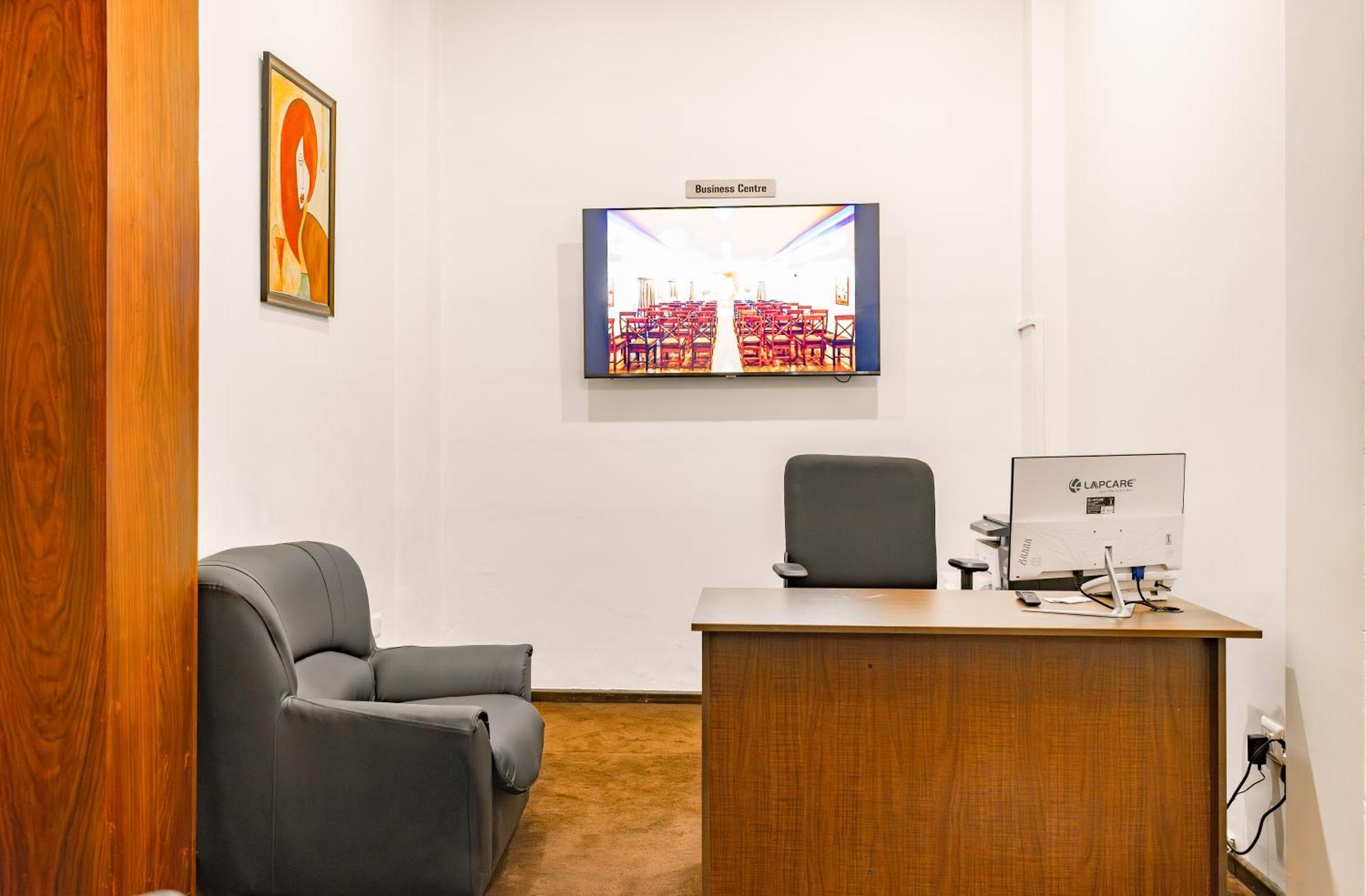 Muvattupuzha Hotel Narendra Central מראה חיצוני תמונה