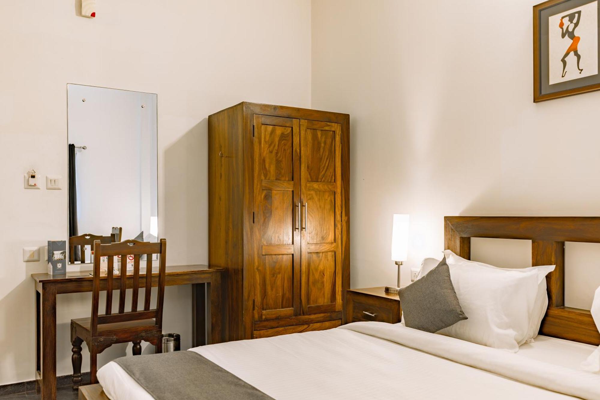 Muvattupuzha Hotel Narendra Central מראה חיצוני תמונה