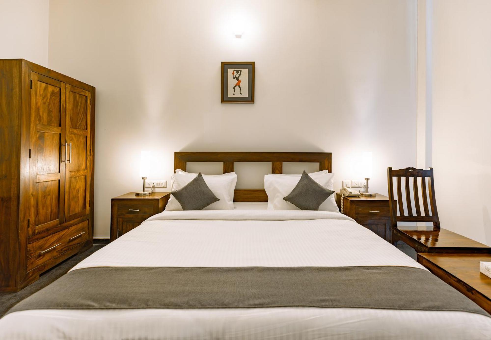 Muvattupuzha Hotel Narendra Central מראה חיצוני תמונה