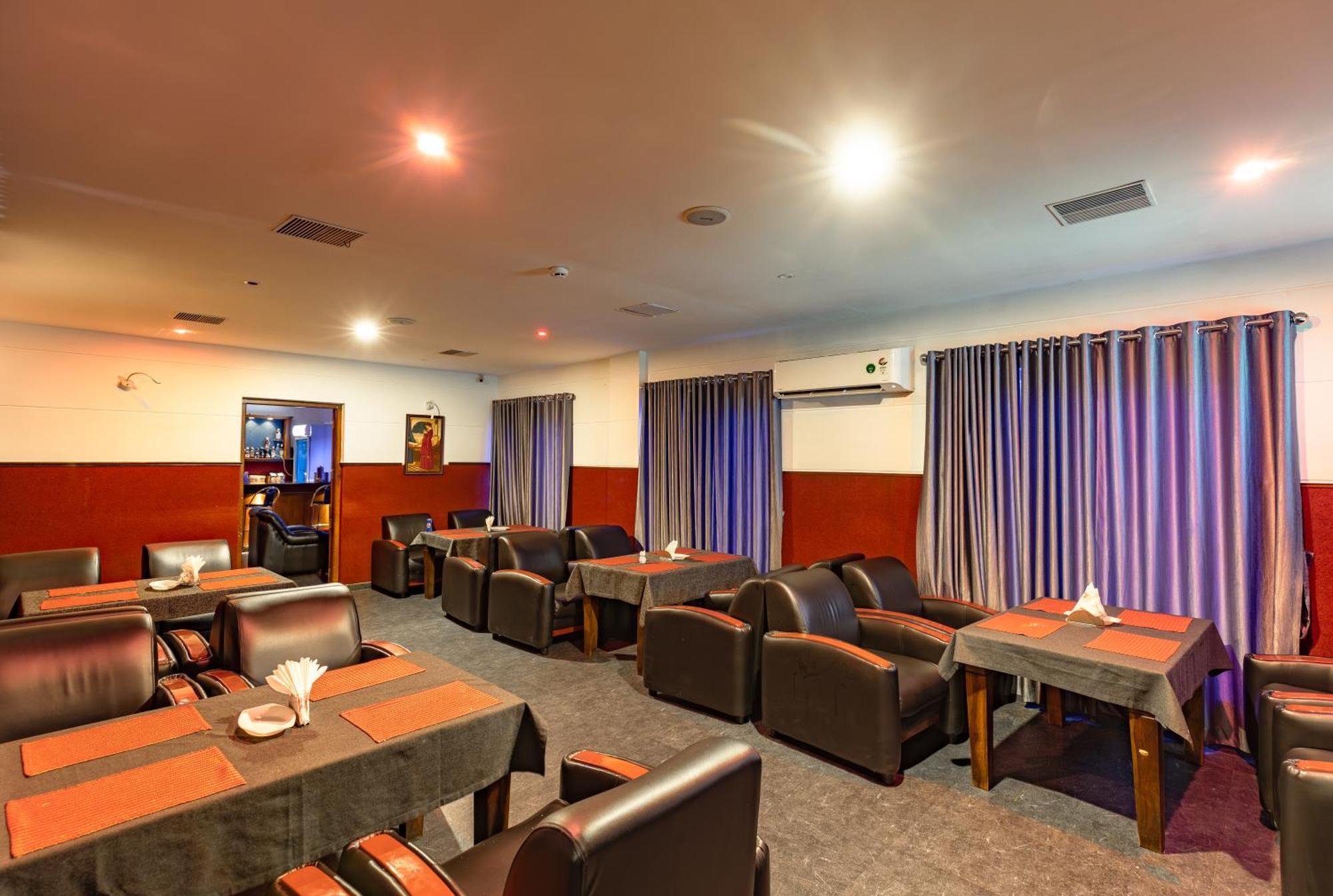 Muvattupuzha Hotel Narendra Central מראה חיצוני תמונה