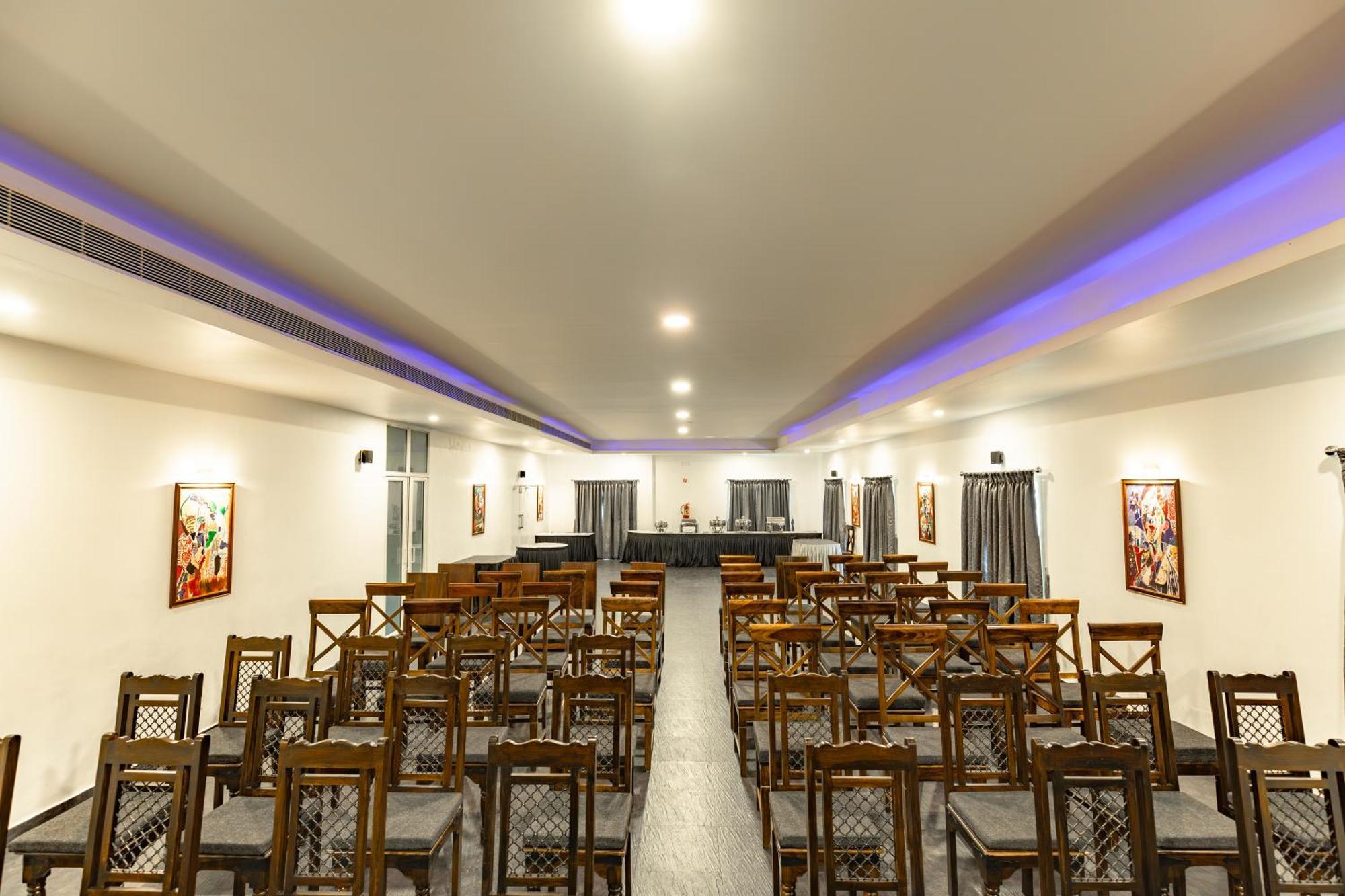 Muvattupuzha Hotel Narendra Central מראה חיצוני תמונה