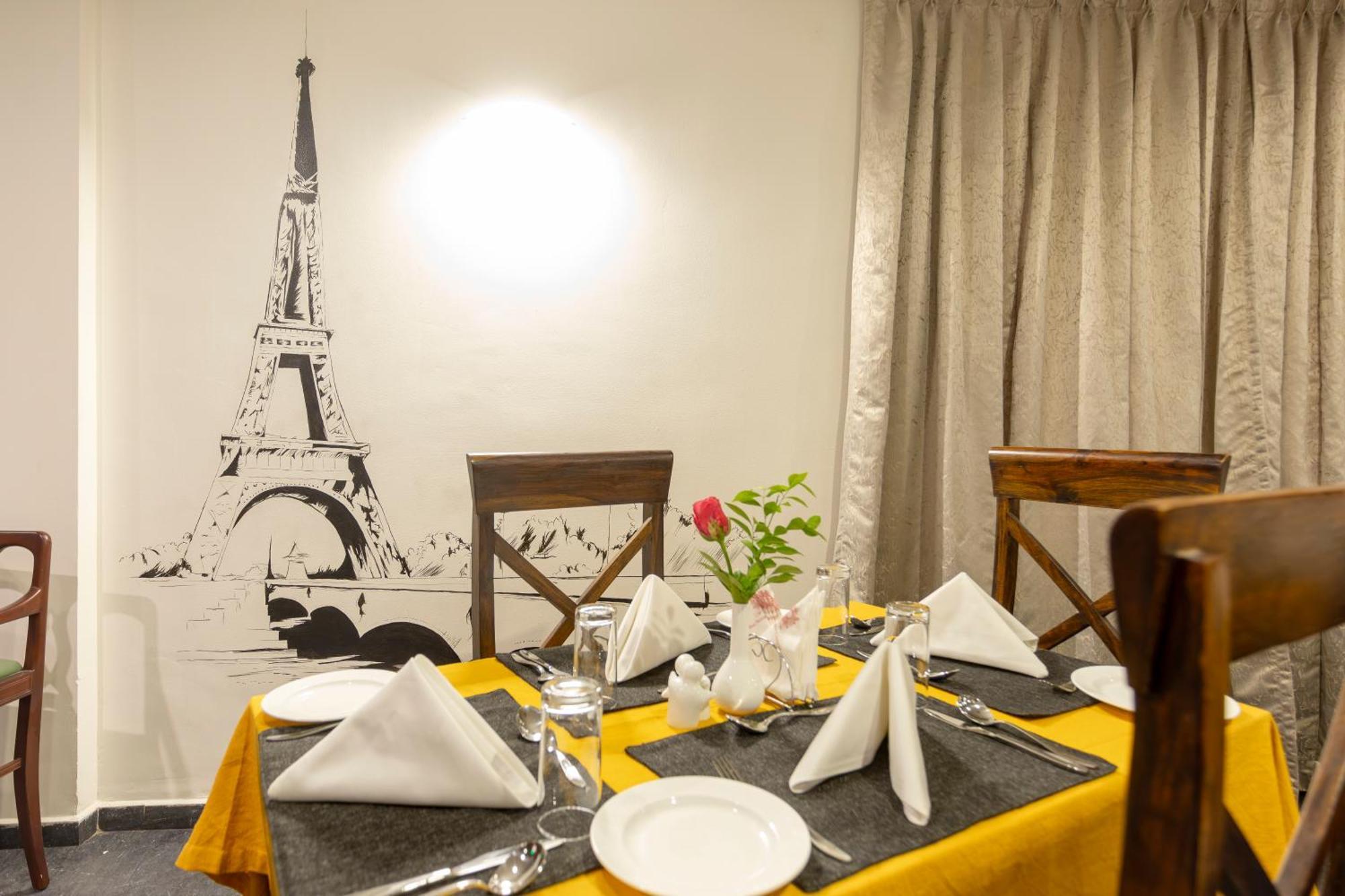 Muvattupuzha Hotel Narendra Central מראה חיצוני תמונה